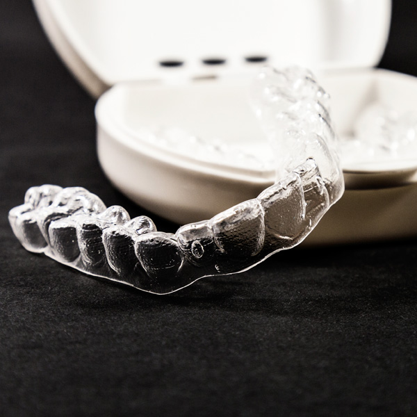 Dental Questions: Can I eat with my Invisalign trays on?